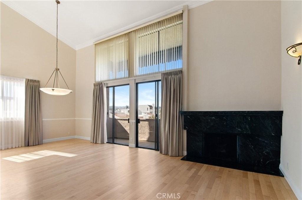 5310 Zelzah Ave - Photo 7 of 33