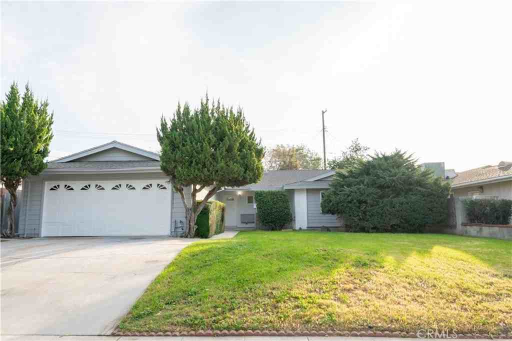 9320 Rhea Ave - Photo 2 of 16