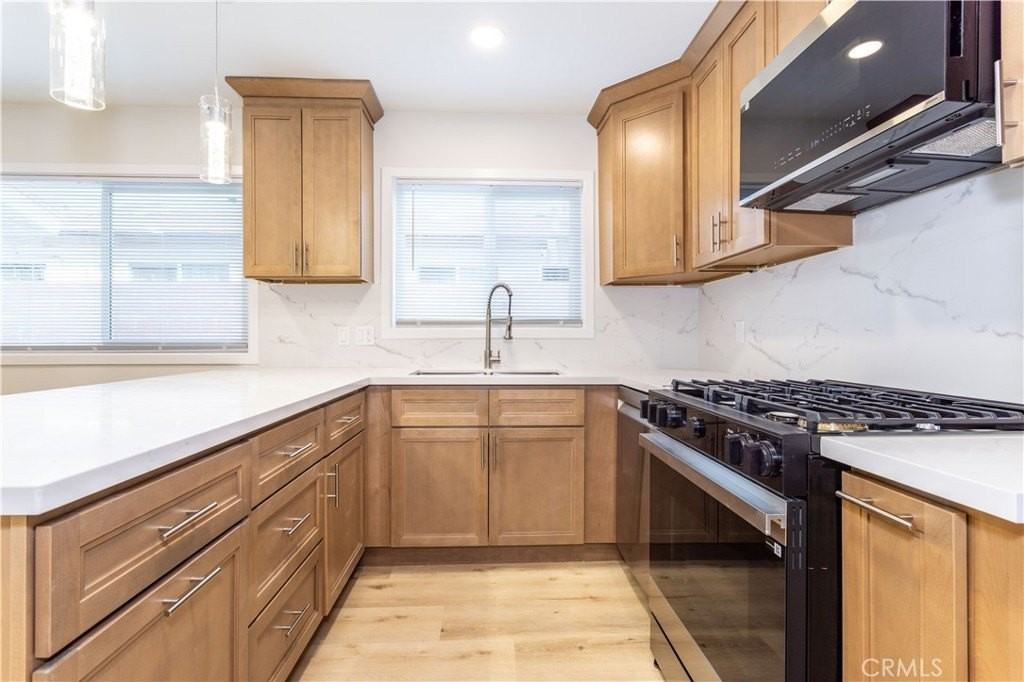 9320 Rhea Ave - Photo 3 of 16