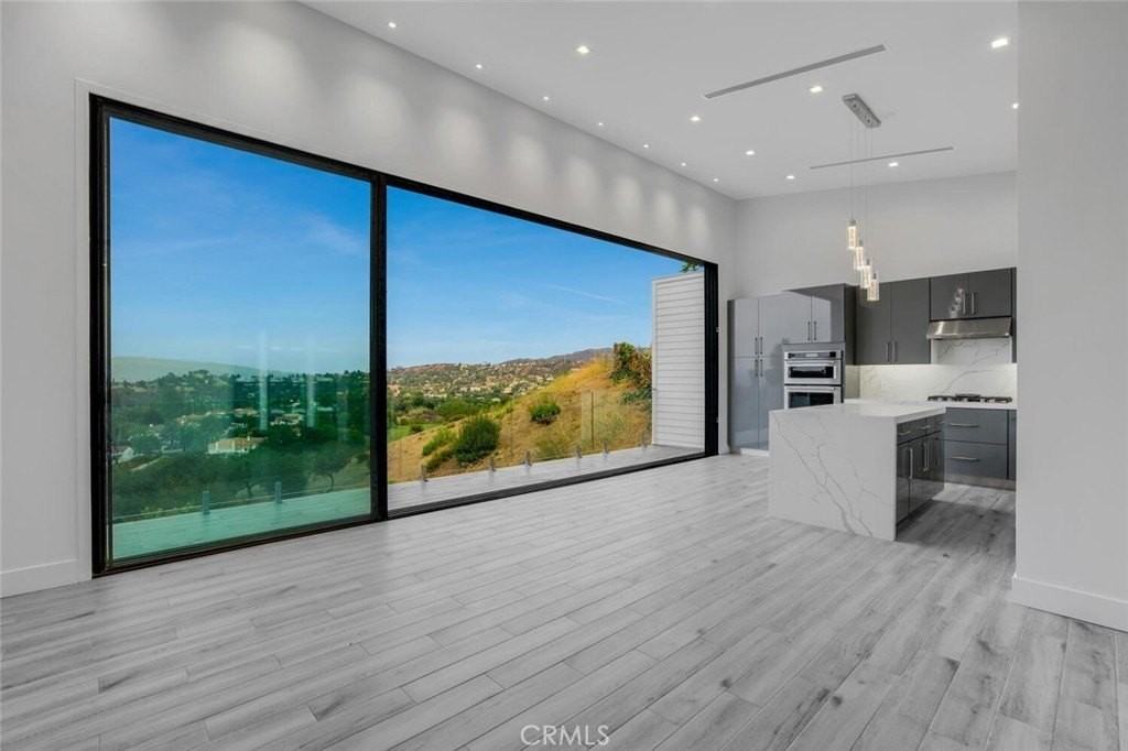 19131 Menard Pl - Photo 4 of 22