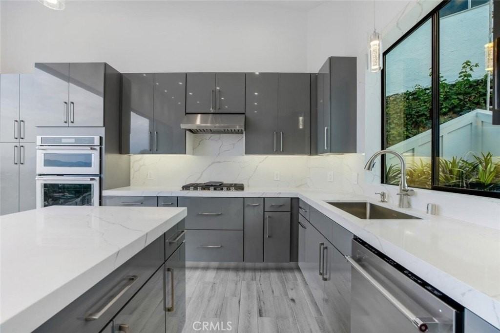 19131 Menard Pl - Photo 7 of 22