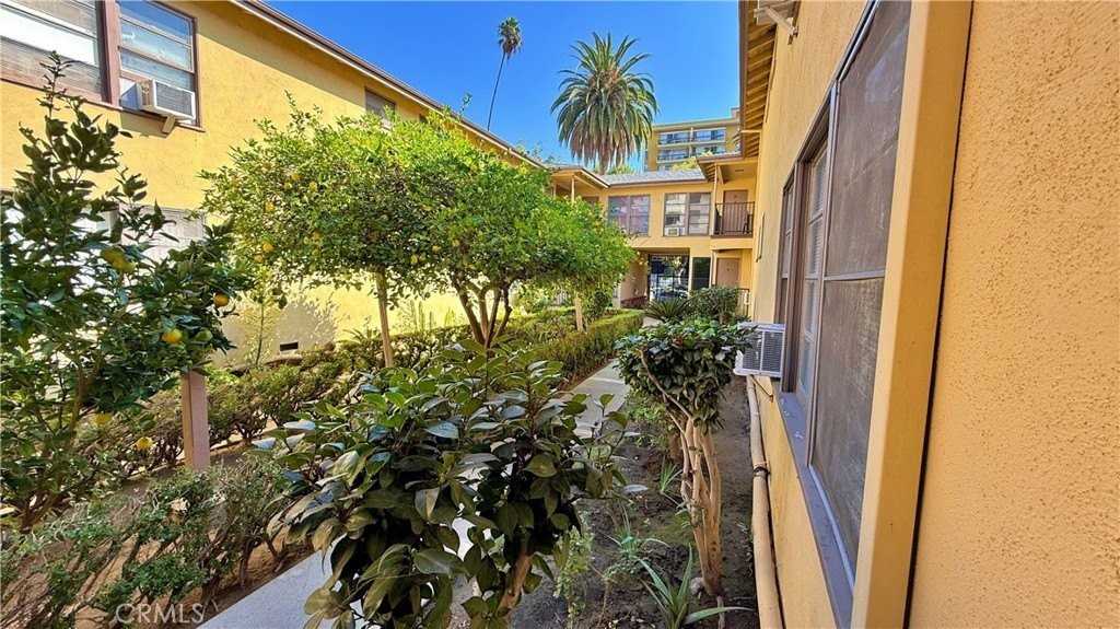 337 S Occidental Blvd #100 - Photo 3 of 9