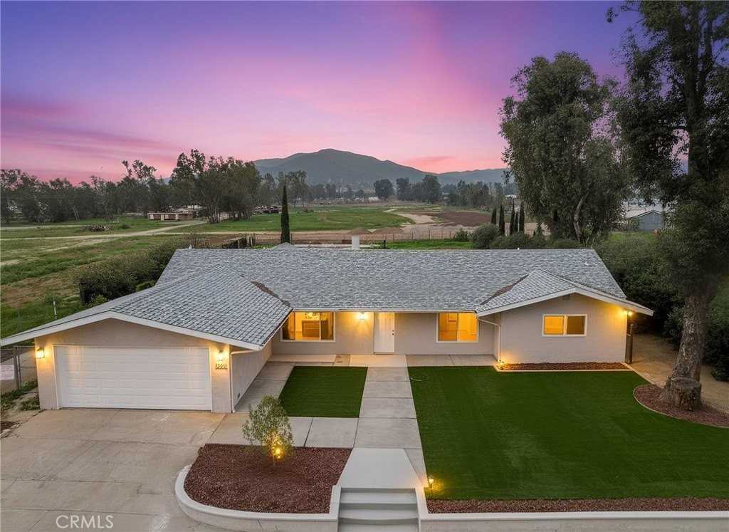 38730 Brookside Ave - Photo 2 of 15