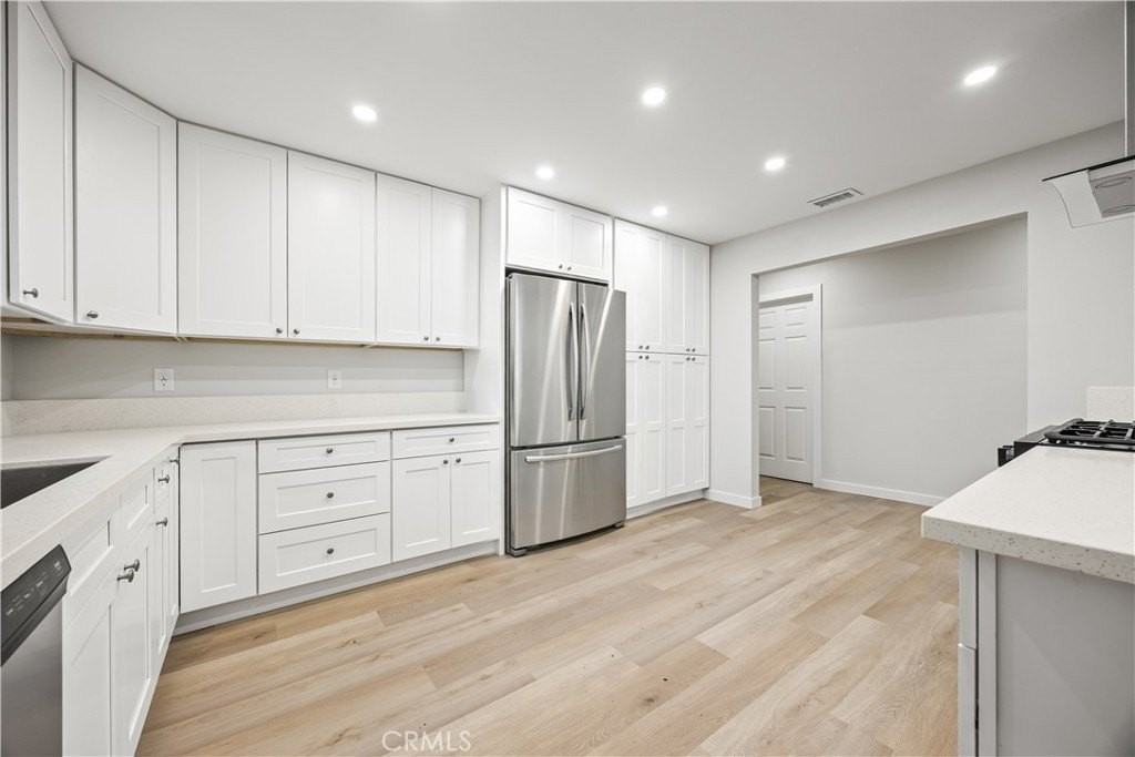 38730 Brookside Ave - Photo 3 of 15