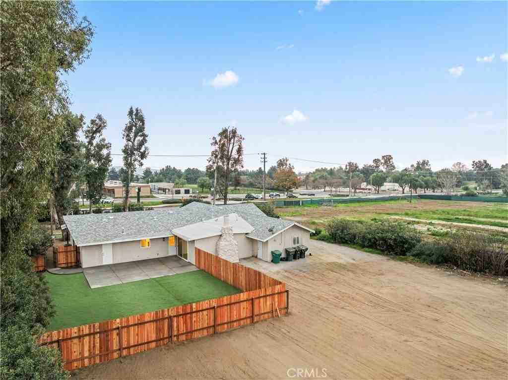 38730 Brookside Ave - Photo 5 of 15