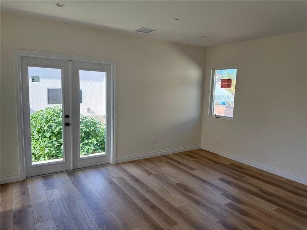 1133 S 2nd St - Photo 2 of 9