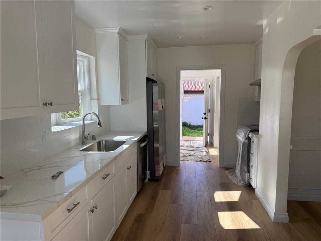 1133 S 2nd St - Photo 5 of 9