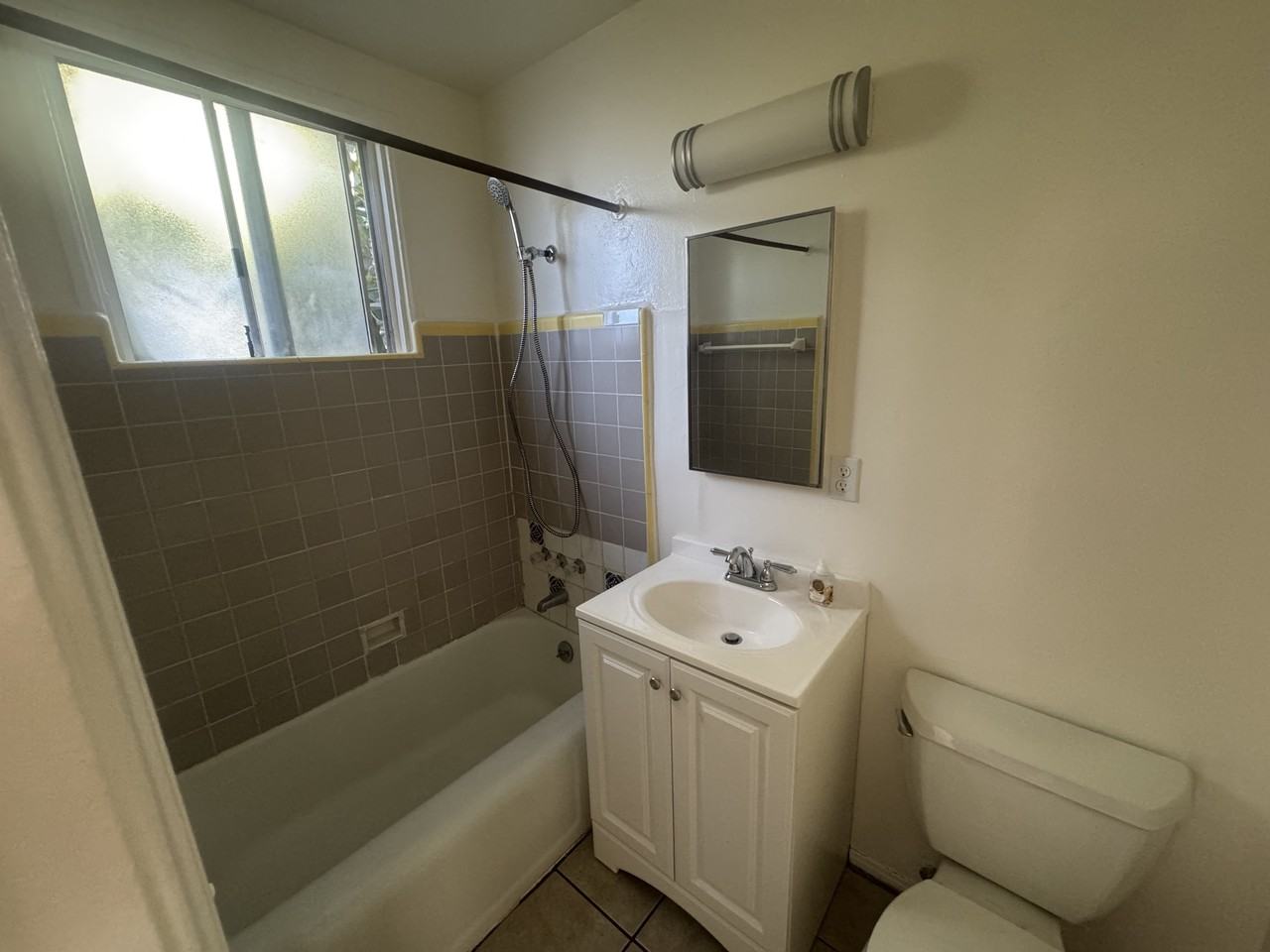 1136 Linden Avenue - Photo 6 of 6