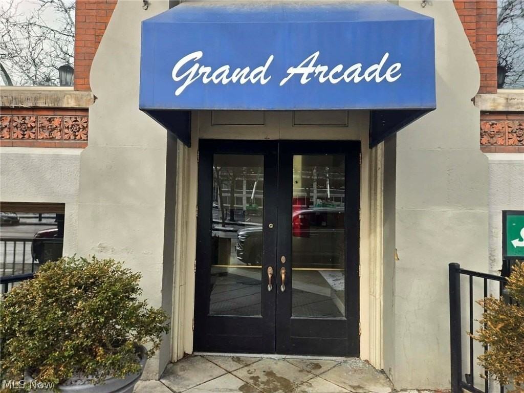 408 W Saint Clair Ave Apt 309 #309 - Photo 2 of 7