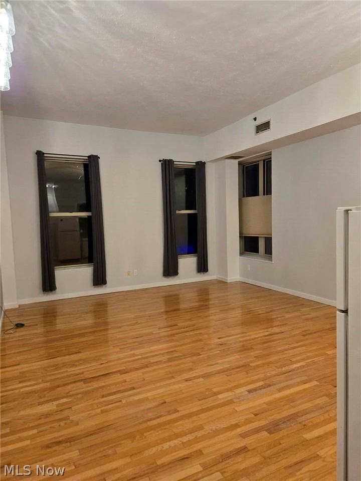 408 W Saint Clair Ave Apt 309 #309 - Photo 5 of 7