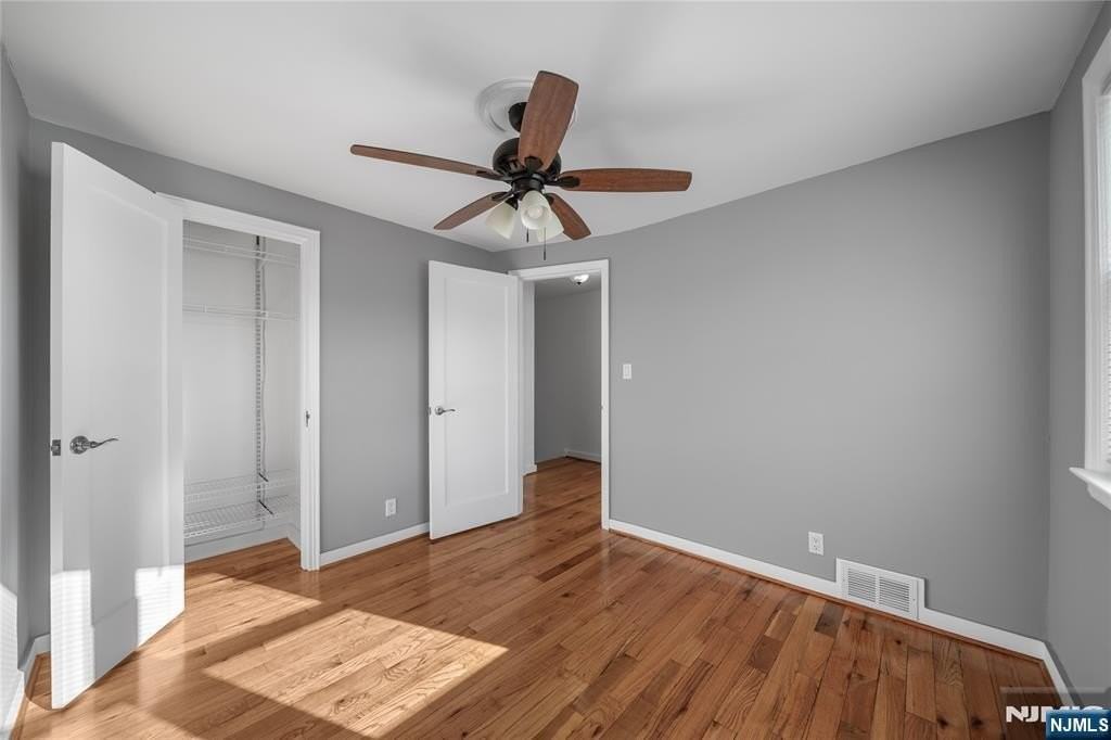 372 Lawton Ave - Photo 5 of 29