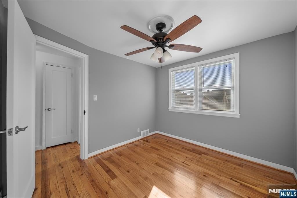 372 Lawton Ave - Photo 6 of 29