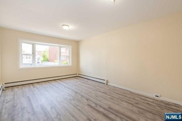 131 Banta Ave - Photo 3 of 20