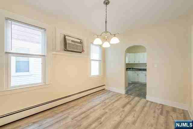 131 Banta Ave - Photo 7 of 20