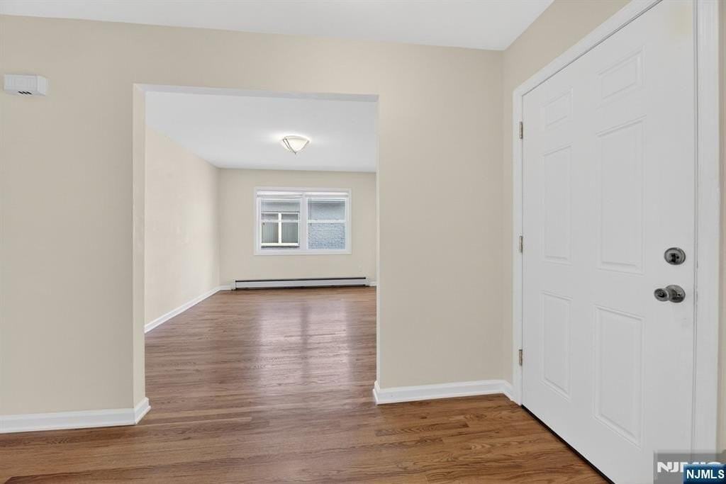 437 2nd St - Photo 4 of 26