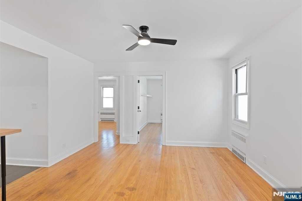 66 Wood St - Photo 3 of 15