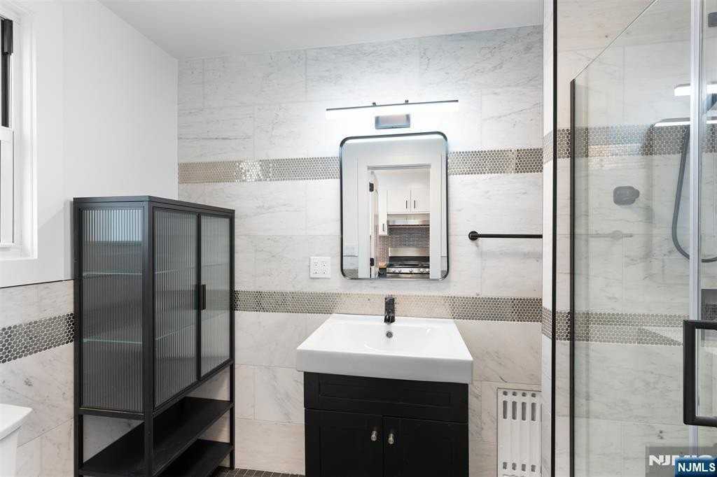 66 Wood St - Photo 7 of 15