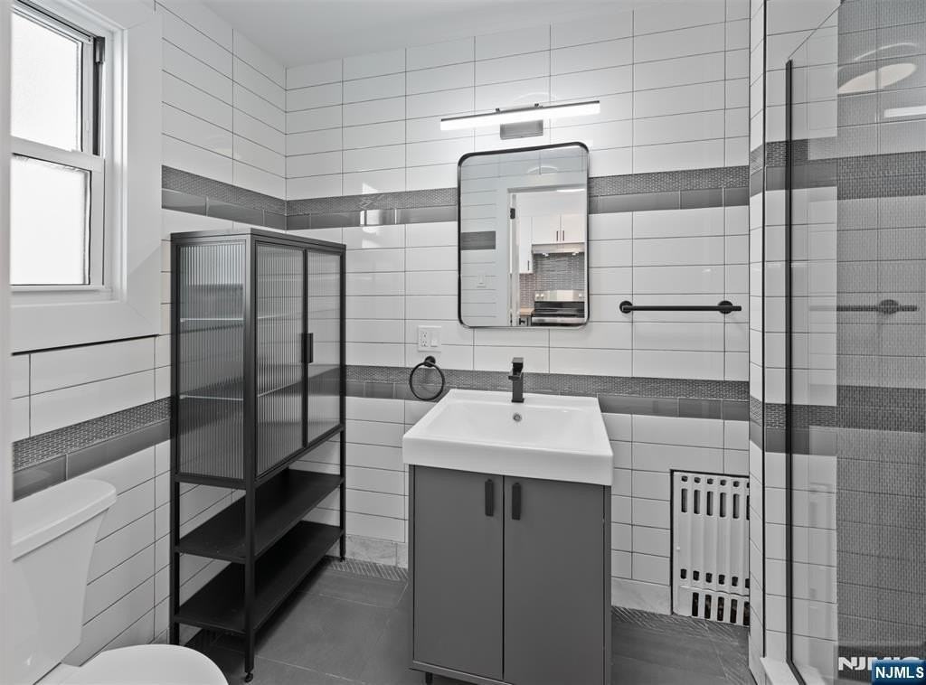 66 Wood St - Photo 7 of 17