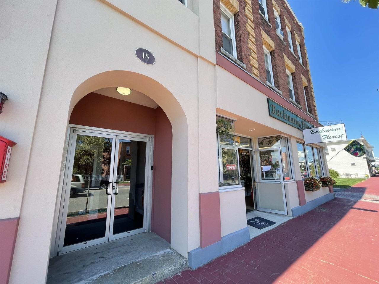 15 W Broadway #N - Photo 3 of 24