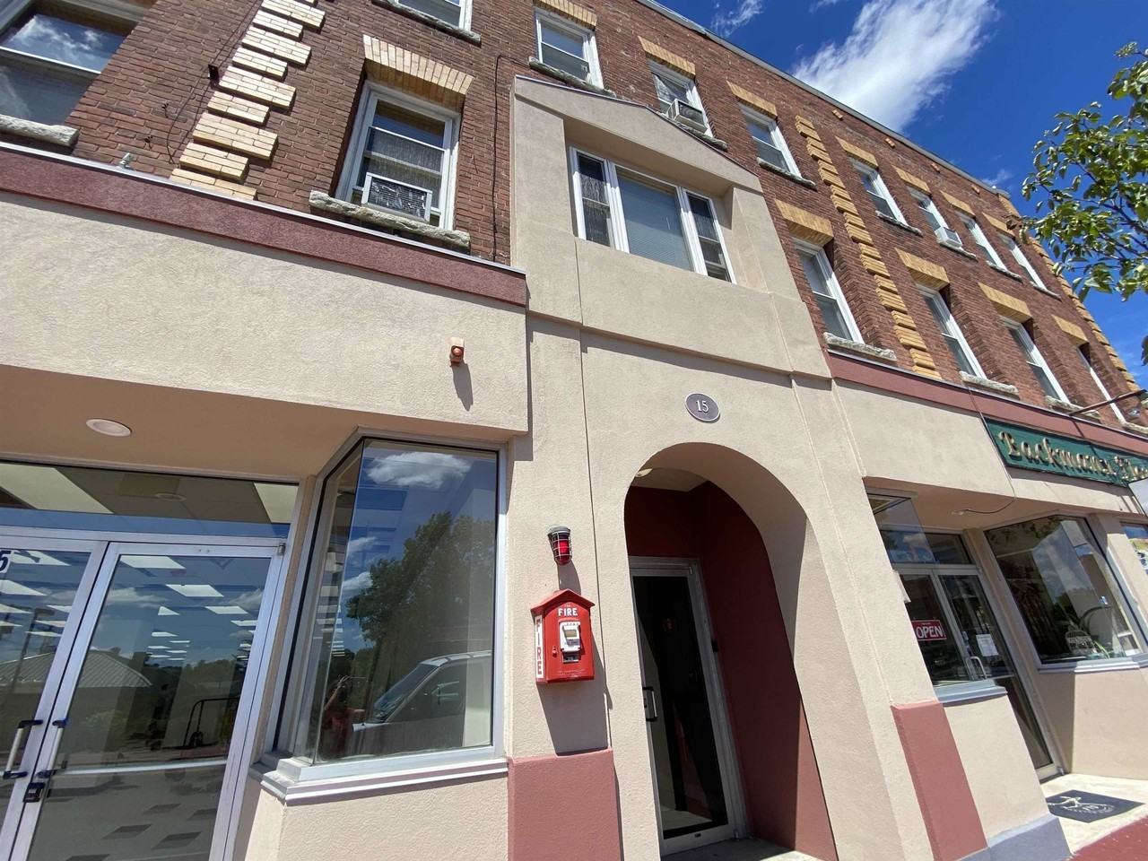 15 W Broadway #N - Photo 4 of 24