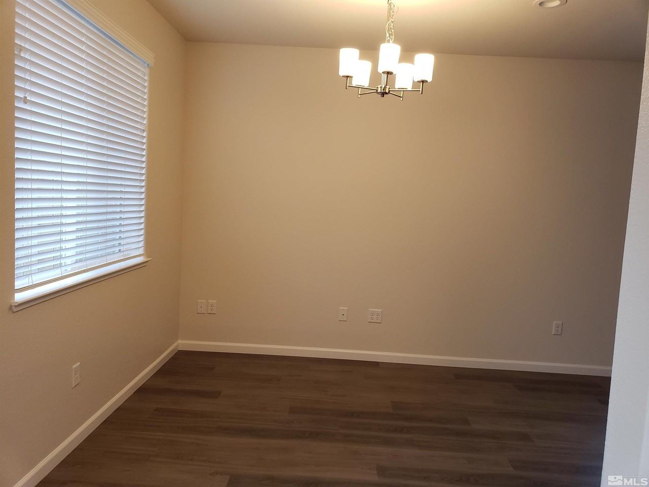 3655 Oaklawn St - Photo 6 of 24