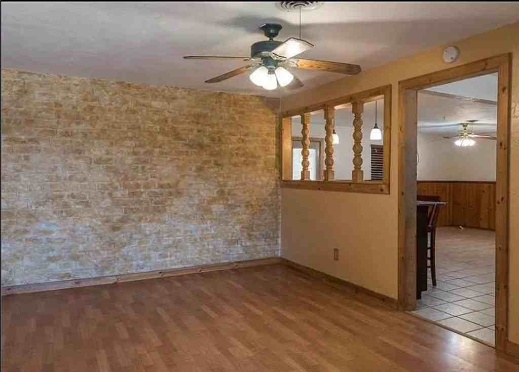 7813 Marrett Dr - Photo 4 of 14