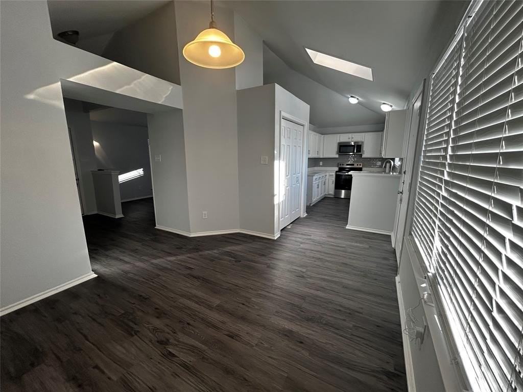 206 N Alder Dr - Photo 5 of 19