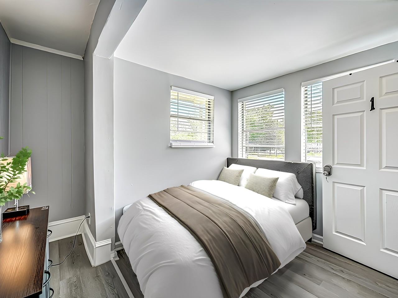 Paris Ave - Photo 7 of 8