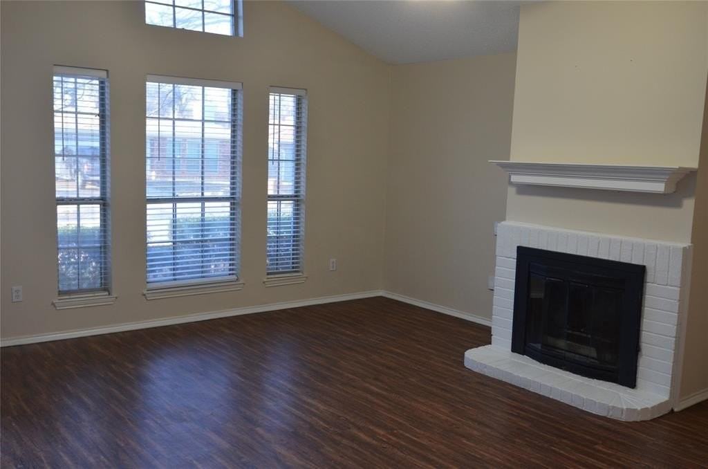 1111 Glen Creek Dr - Photo 3 of 13