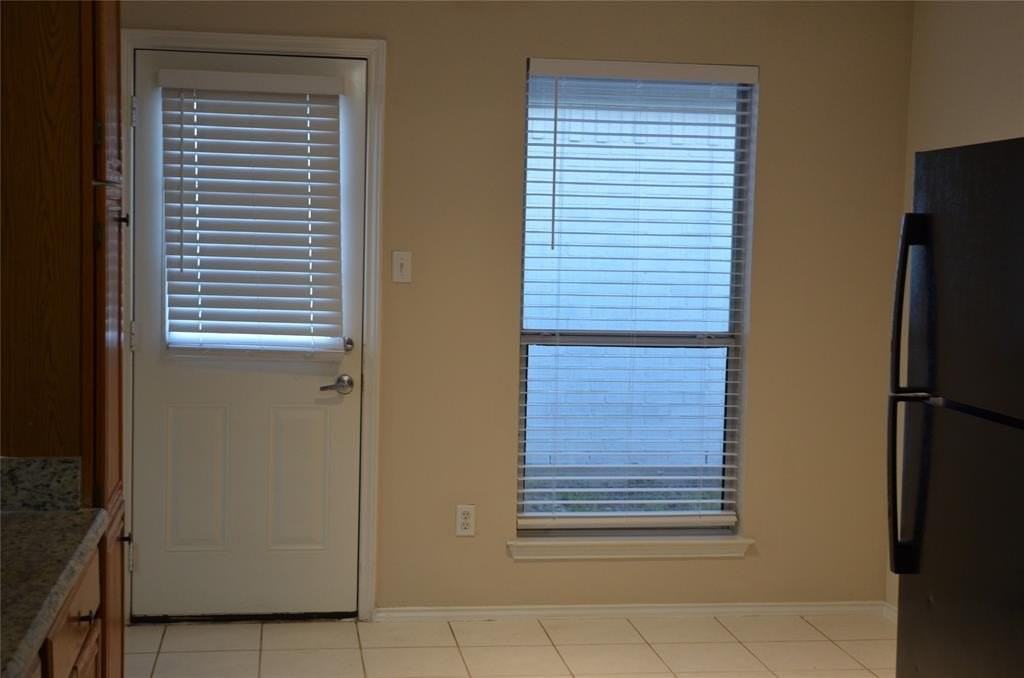 1111 Glen Creek Dr - Photo 6 of 13