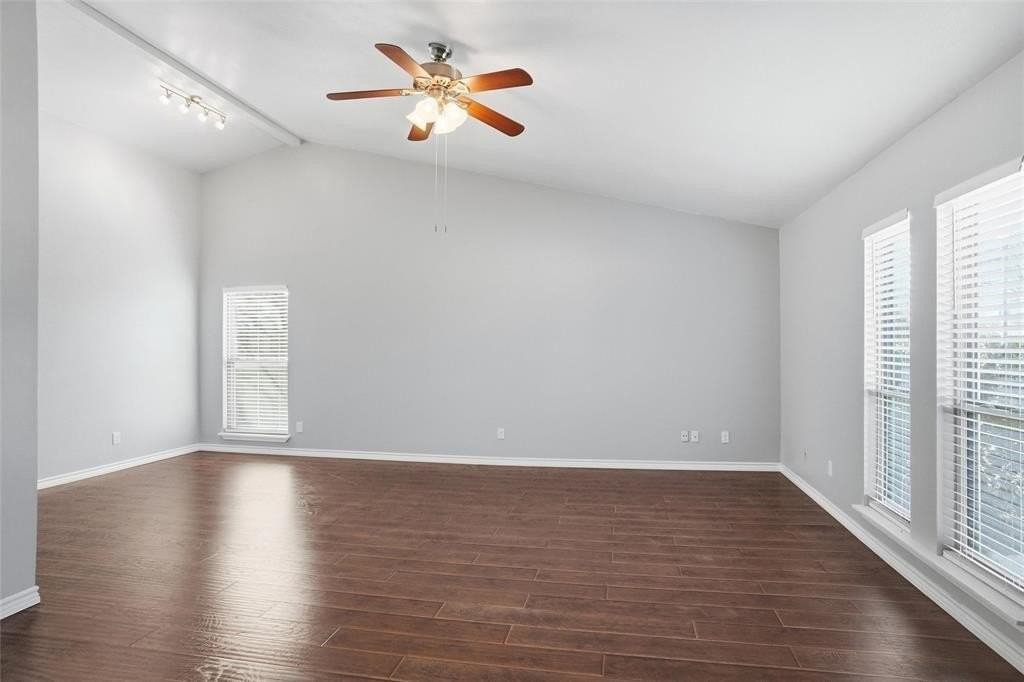 4201 Keys Dr - Photo 3 of 17