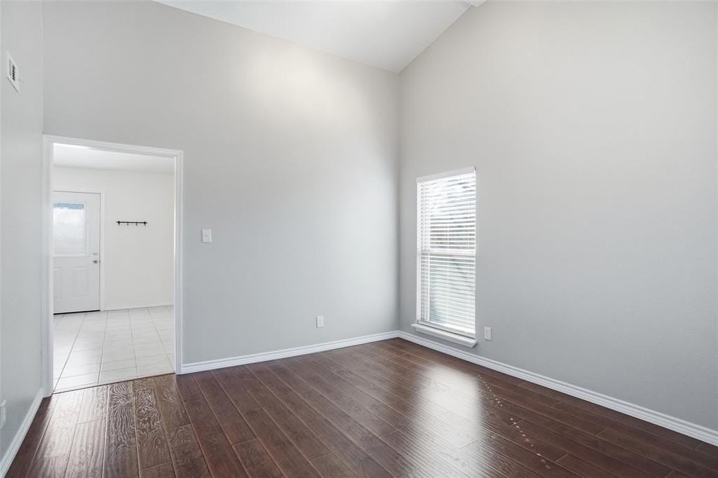 4201 Keys Dr - Photo 5 of 17