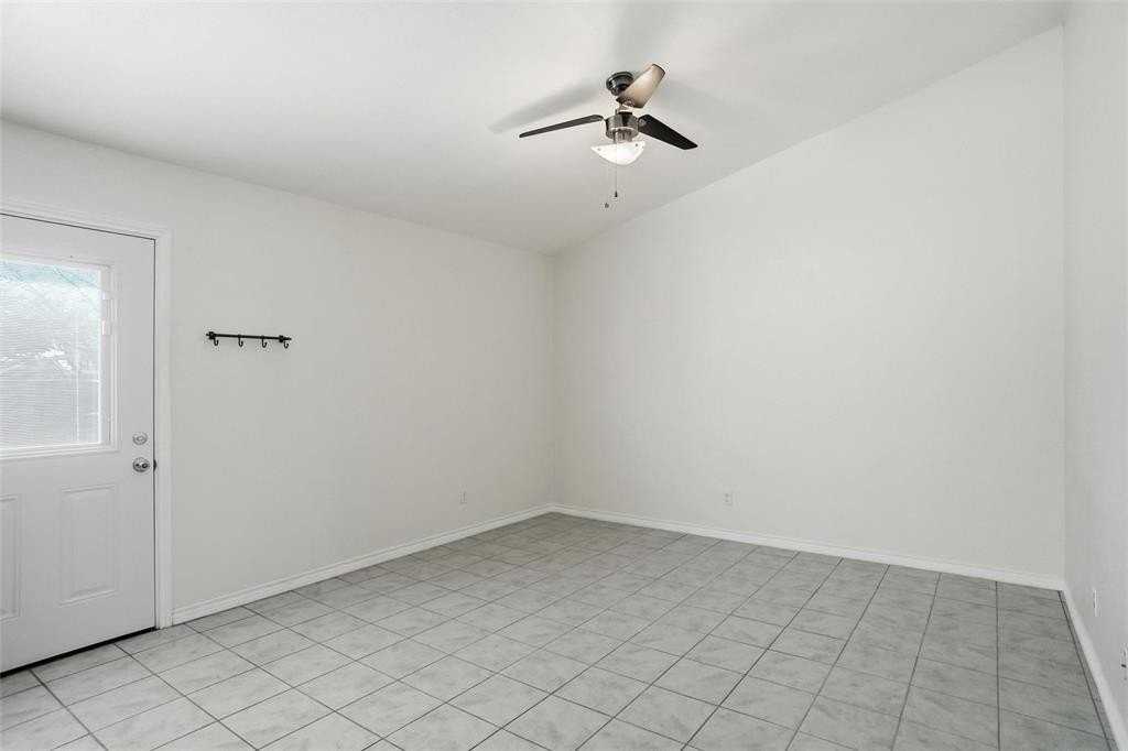 4201 Keys Dr - Photo 6 of 17