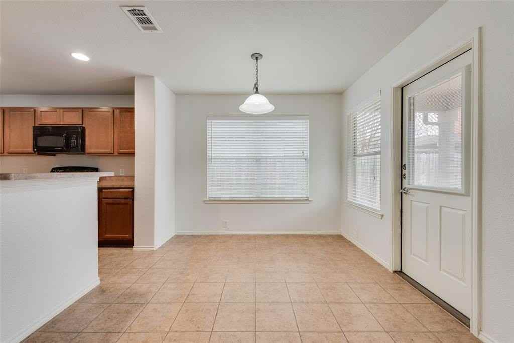10408 Jaybird Dr - Photo 5 of 20