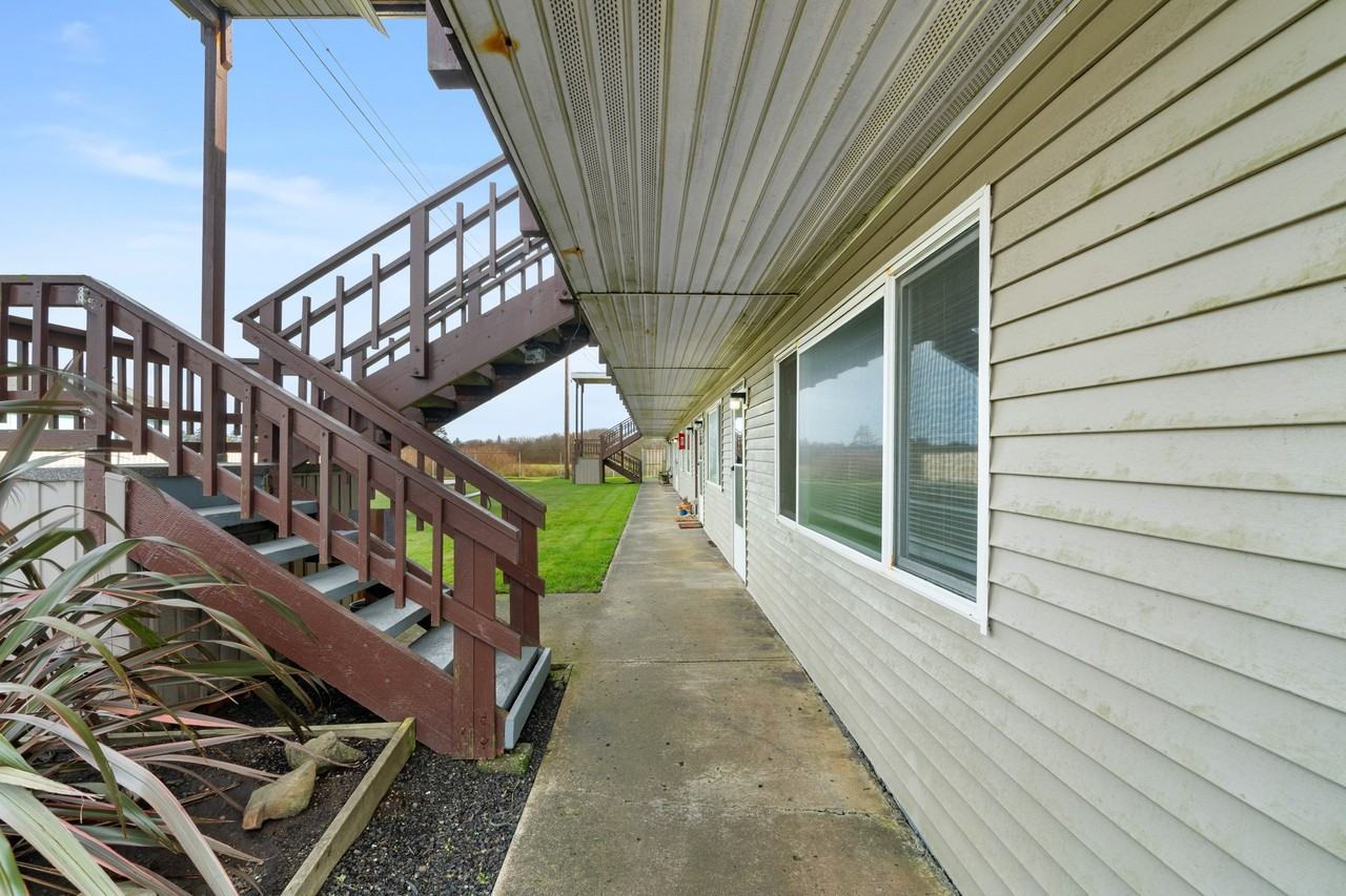 672 Ocean Shores Boulevard Northwest - Photo 3 of 50