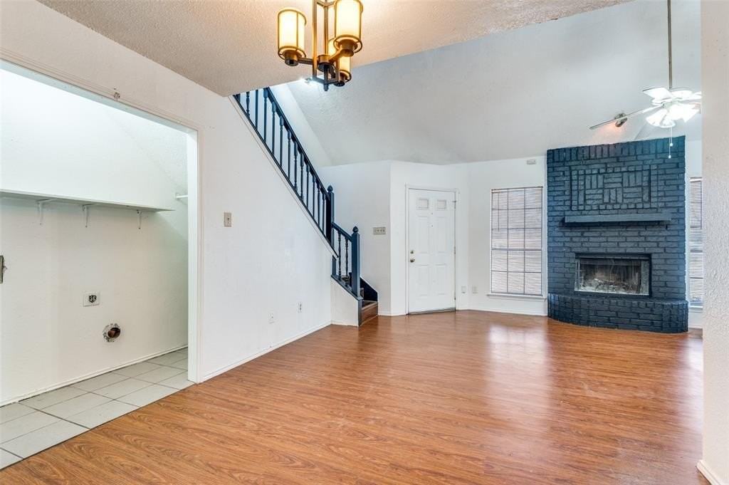 1201 Avondale Ct - Photo 4 of 24