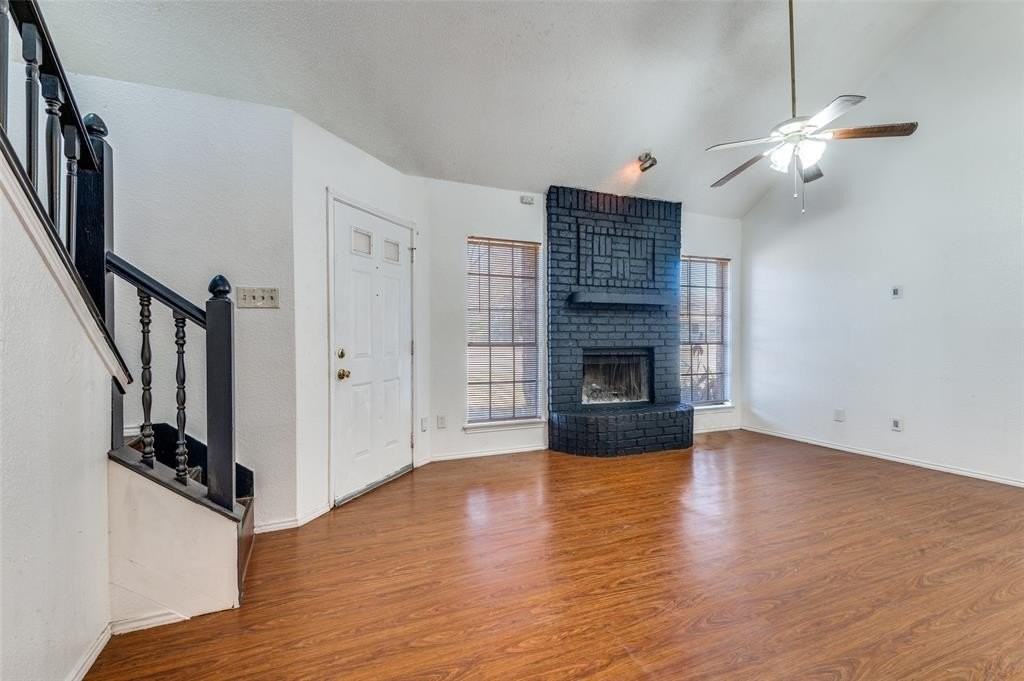 1201 Avondale Ct - Photo 5 of 24