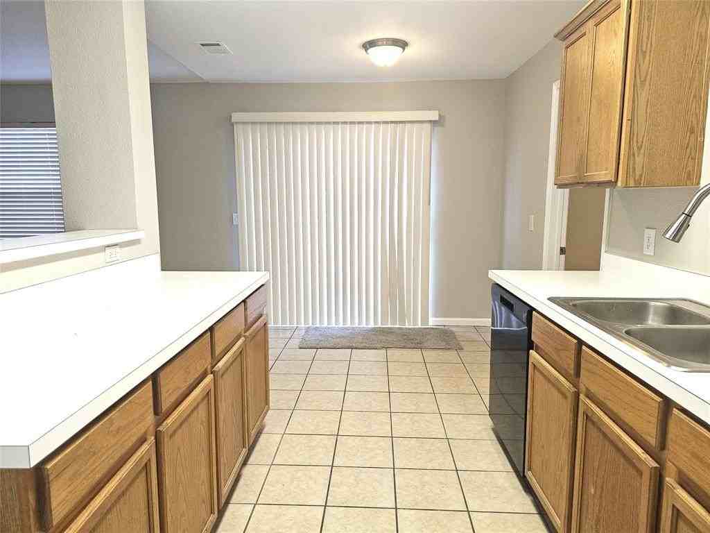 2405 Tisbury Way - Photo 4 of 23