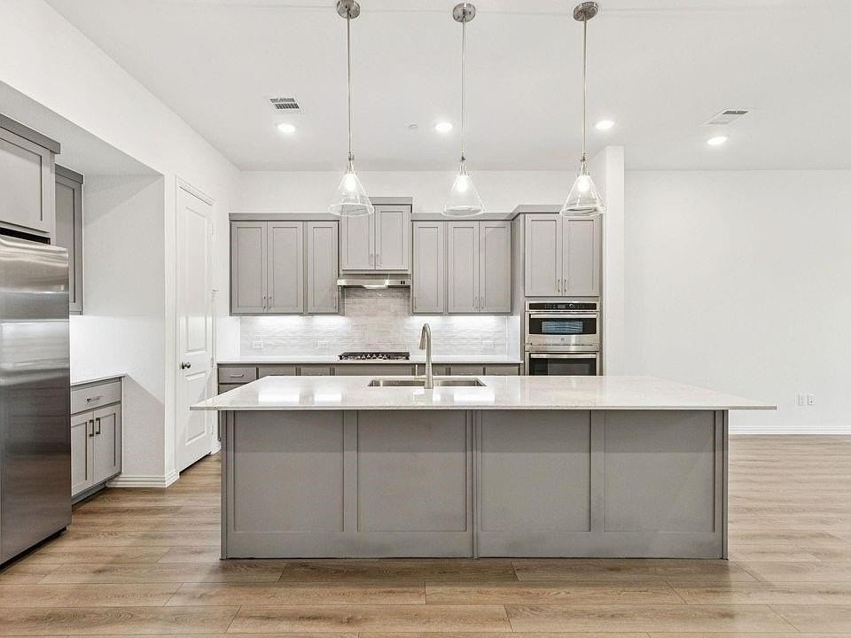 1193 Doris May Dr - Photo 2 of 15