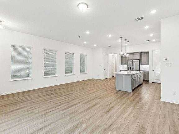 1193 Doris May Dr - Photo 5 of 15