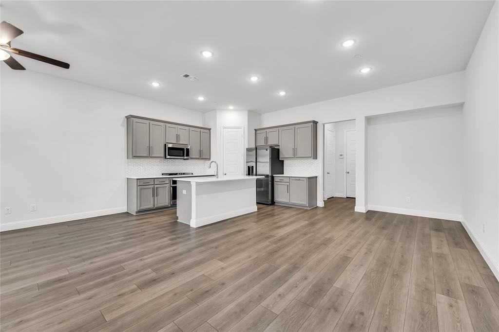 4717 Piedras Lanzar Dr - Photo 6 of 36