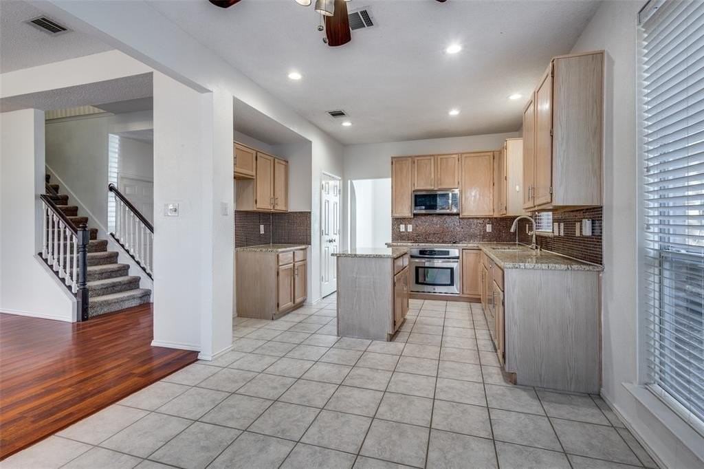 2369 Red Maple Rd - Photo 4 of 12