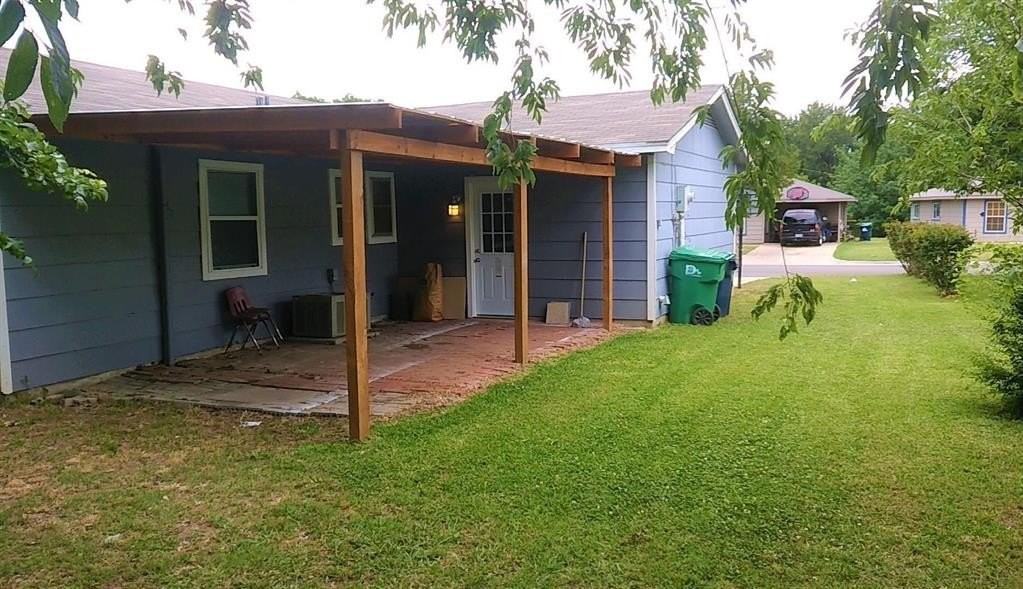 1008 Scott Dr - Photo 2 of 15