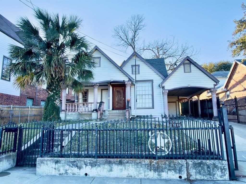 719 N Crawford St - Photo 5 of 29