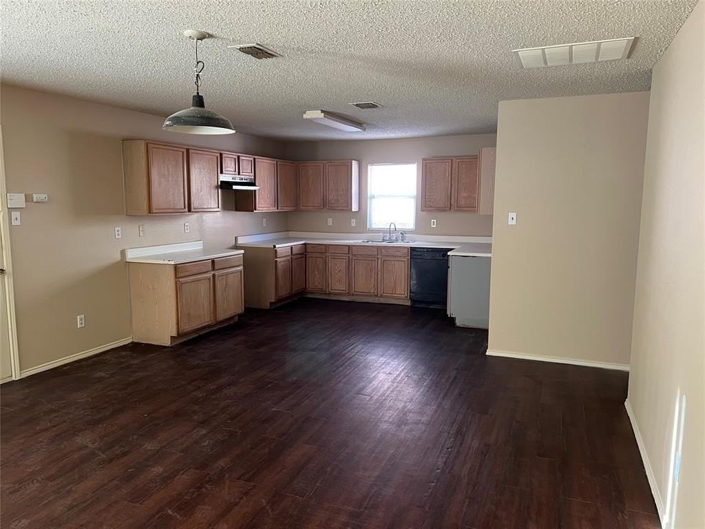 1253 Highview Dr - Photo 3 of 14