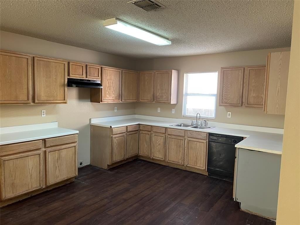 1253 Highview Dr - Photo 4 of 14