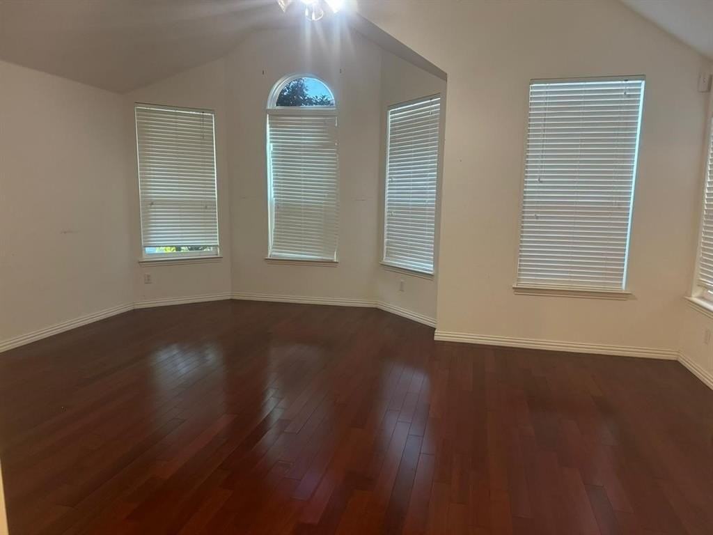 5609 Sabetha Way - Photo 4 of 6