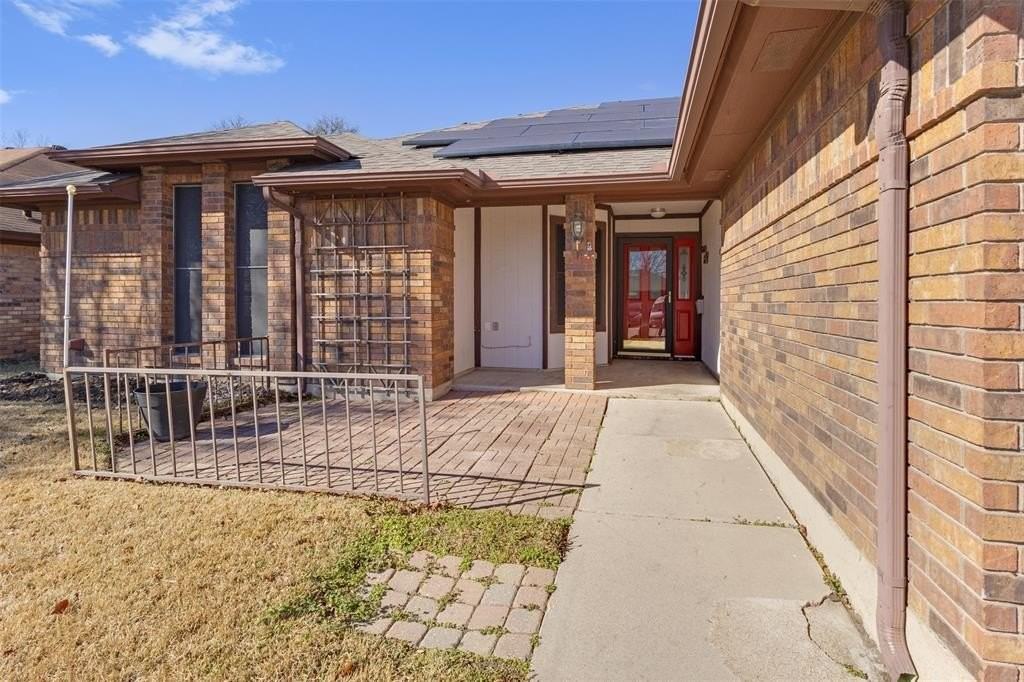 6300 Aires Dr - Photo 2 of 28