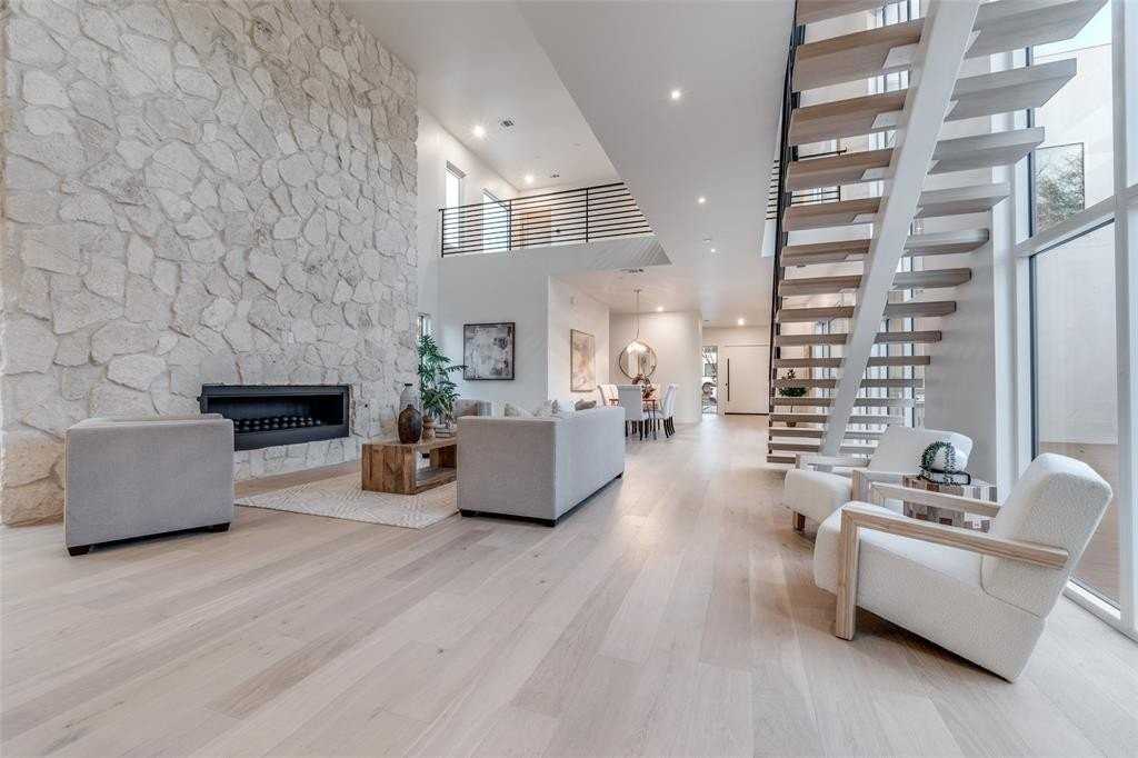 3821 Beechwood Ln - Photo 6 of 36