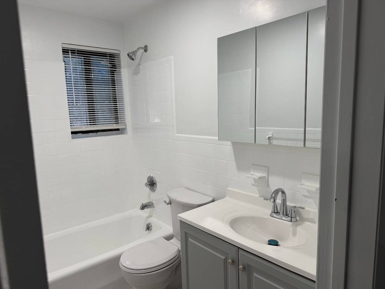 19 Rossmore Ave - Photo 5 of 5